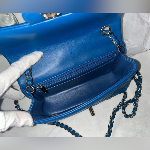 CHANEL Classic Mini Rectangular Flap Bag Quilted Lambskin Blue / Gold - Picture 10 of 12